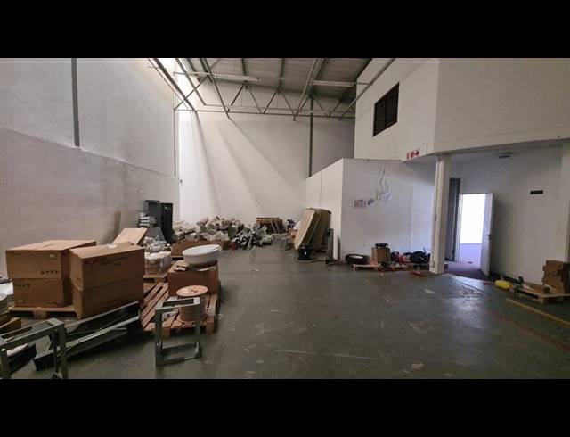 INDUSTRIAL PROPERTY TO RENT IN HALFWAY HOUSE